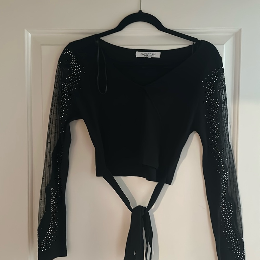 Sweet Rain Young Contemporary M Sweater Top Blouse black Rhinestone Lace Bow Tie
